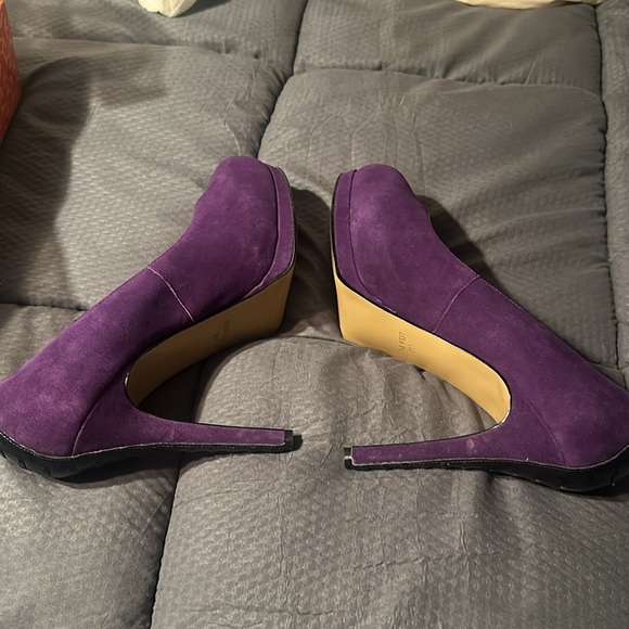 Suede purple platform pumps size 9 - Picture 2 of 4